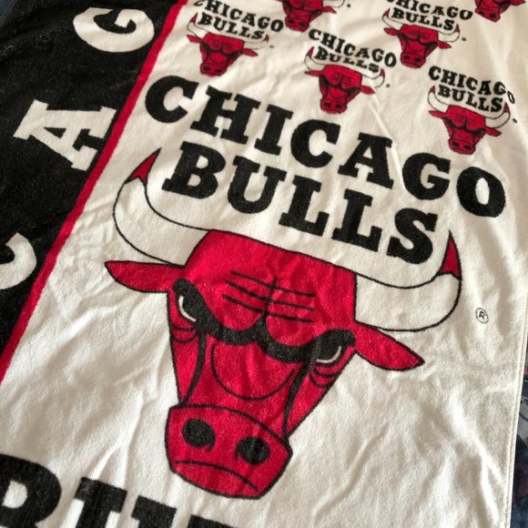 Vintage Chicago Bulls Beach Towel - Picture 3 of 5